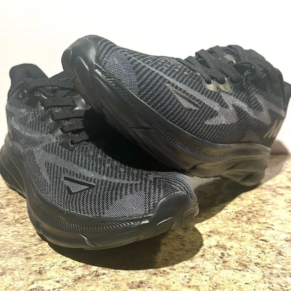 New Men’s (Unisex) Athletic Shoes By NOKA. Size U.S. 11/44 - Picture 10 of 13